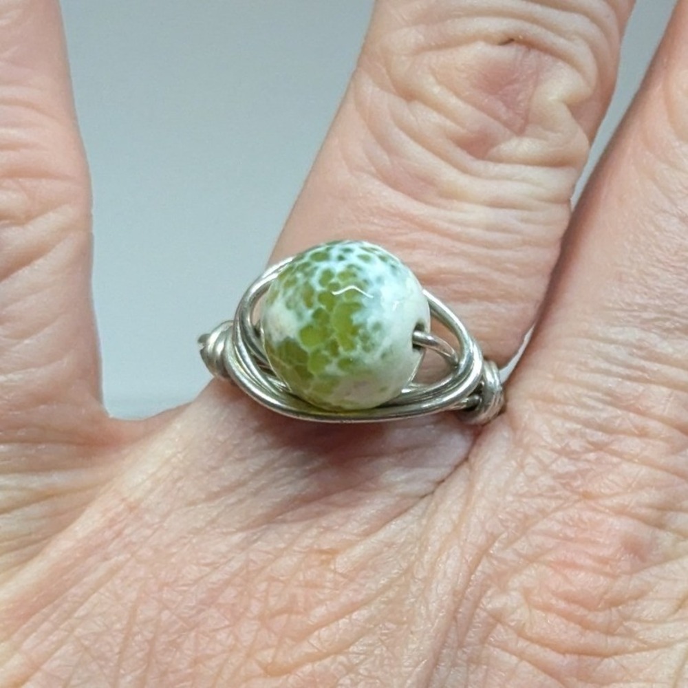 Handmade Wire Wrapped Ring Womens Size 6.5 Green White Agate Spinning SilverTone
